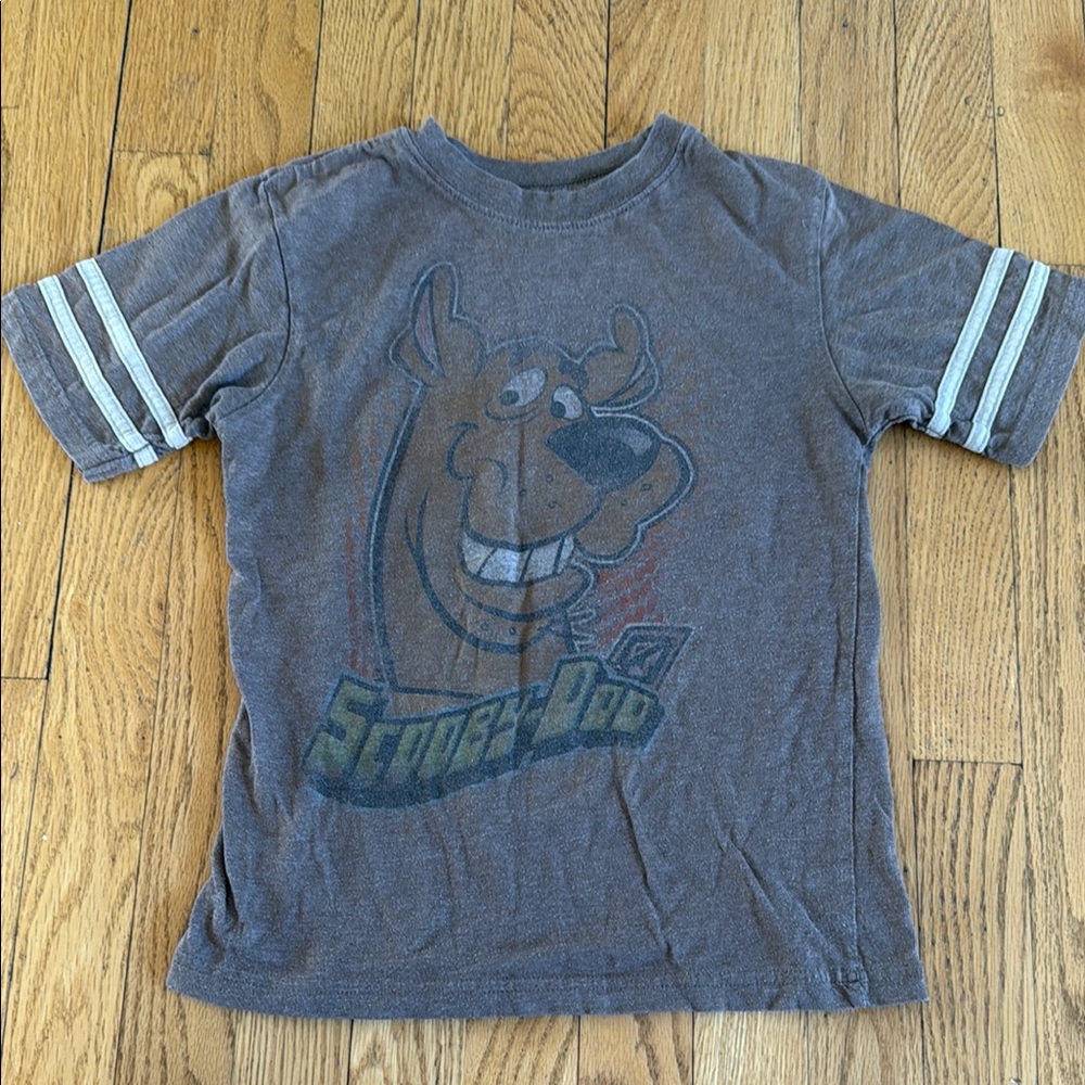 Vintage Brown Scooby Doo Graphic Short Sleeve Tee with Crew Neck